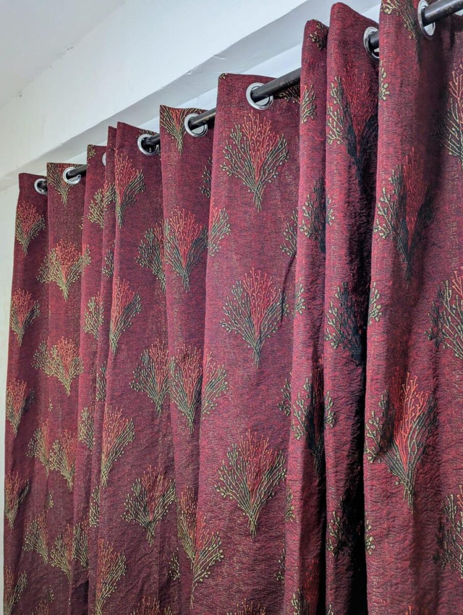 Stylish Maroon Jacquard Indoor Curtain – Printed Ready-to-Hang Single Panel (96 × 56 Inches)