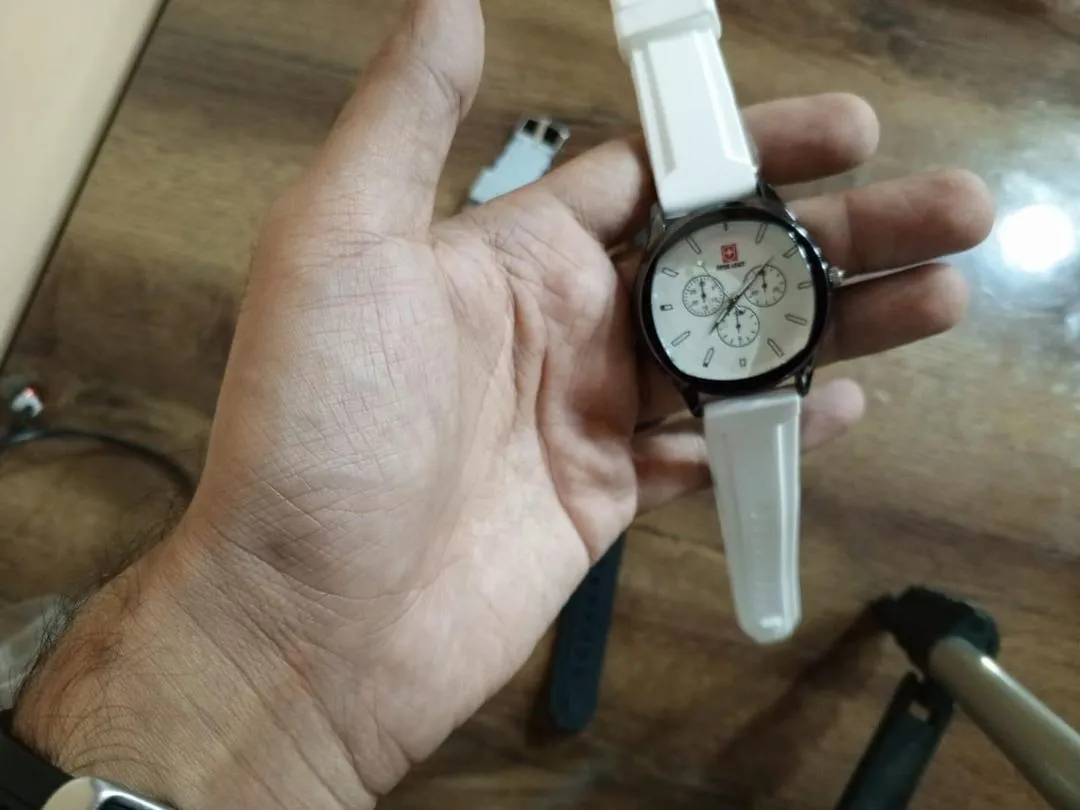 Modern Stylish Men’s Rubber Strap Watch – Random Art Dial | Lightweight Daily Wear (Without Box)