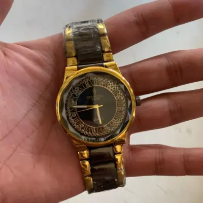 Men’s Skin-Friendly Stainless Steel Quartz Watch – Premium Dial with Chain Strap