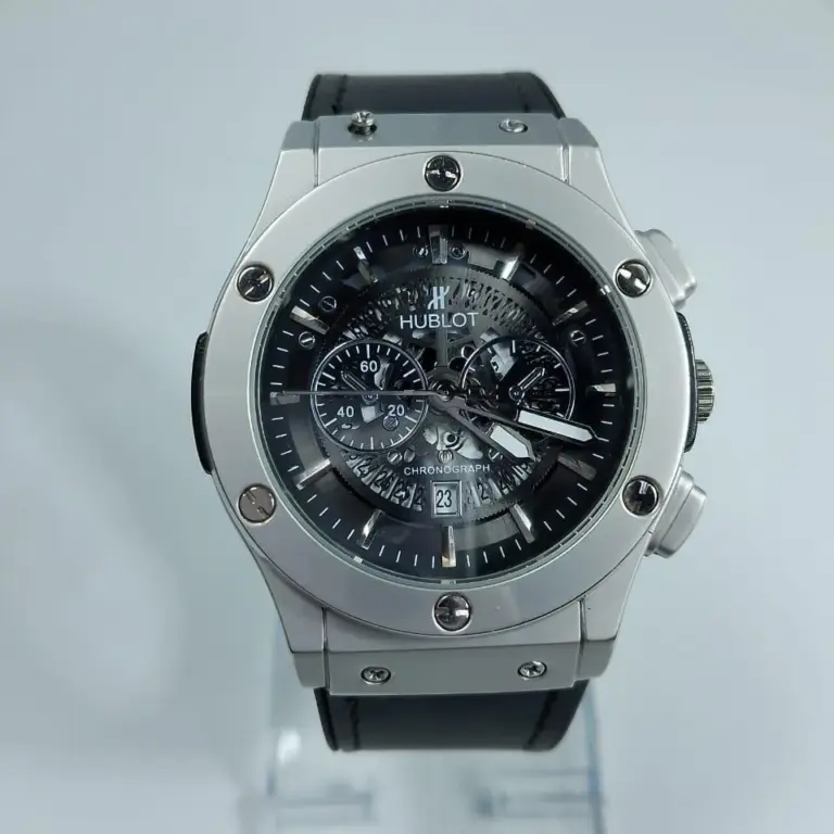 Luxury Chronograph Men’s Watch – Stainless Steel Case with Black Leather Strap