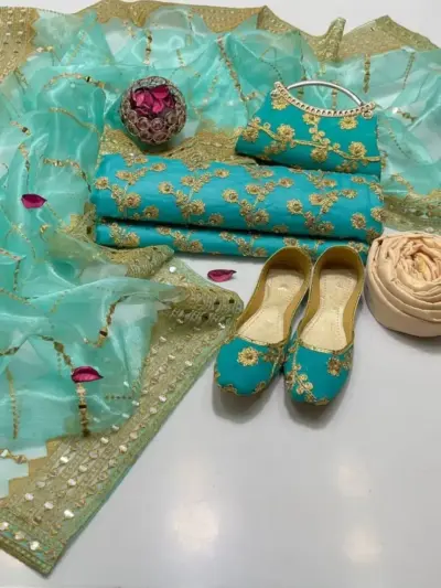 Women’s 5-Piece Unstitched Crinkle Chiffon Embroidered Suit – Turquoise | Organza Dupatta, Masuri Shalwar + Free Khussa & Clutch