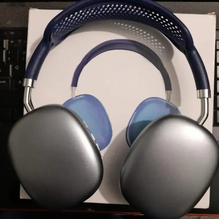 P9 Wireless Over-Ear Bluetooth Headphones – Black & Blue, Comfortable, Long Battery Life