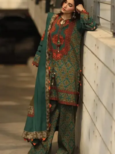 Women’s 3 Pcs Unstitched Printed Khaddar Suit – Green | 3.0m Shirt, 2.5m Trouser, 2.5m Dupatta