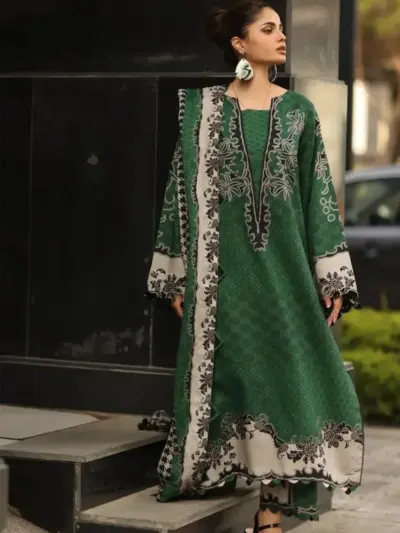 Women’s 3 Pcs Unstitched Printed Khaddar Suit – Green | 3.0m Shirt, 2.5m Trouser, 2.5m Dupatta