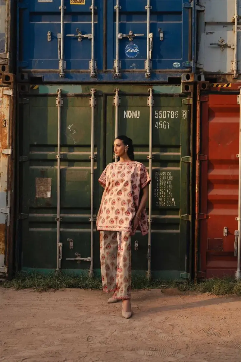 Women’s 2 Pcs Unstitched Printed Khaddar Suit – Pink | Winter Wear (3.0m Shirt, 2.5m Trouser)