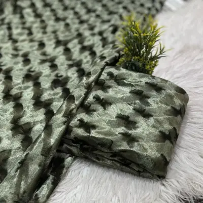 Elegant Green 2 Pcs Women’s Unstitched Velvet Suit – Plain Shirt & Trouser Set, 3 Yards Each