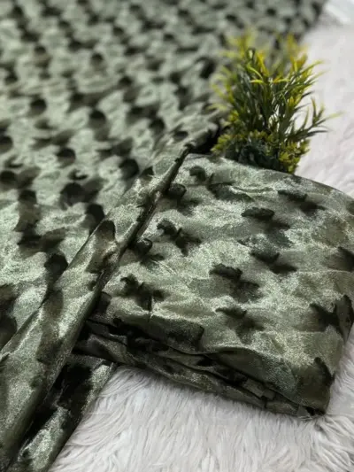 Elegant Green 2 Pcs Women’s Unstitched Velvet Suit – Plain Shirt & Trouser Set, 3 Yards Each