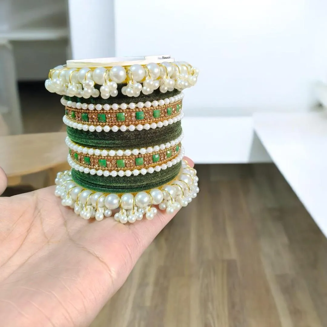 18 Pcs Women’s Metal Gold Plated Crystal Kara Bangle Set Modern Design Green Size 2.25