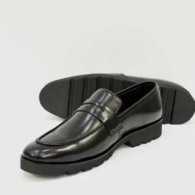 Men’s Leather Casual Loafers – Handcrafted Black Plain Design