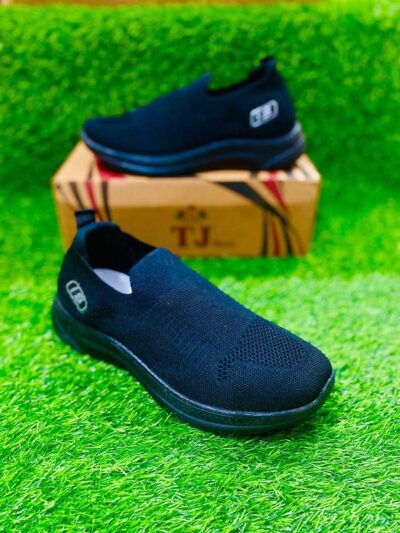 Men's Leather Running Shoes – Black, Plain Design