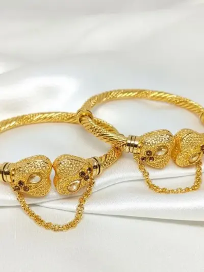 2 Pcs Casting Plain Golden Bangle Set