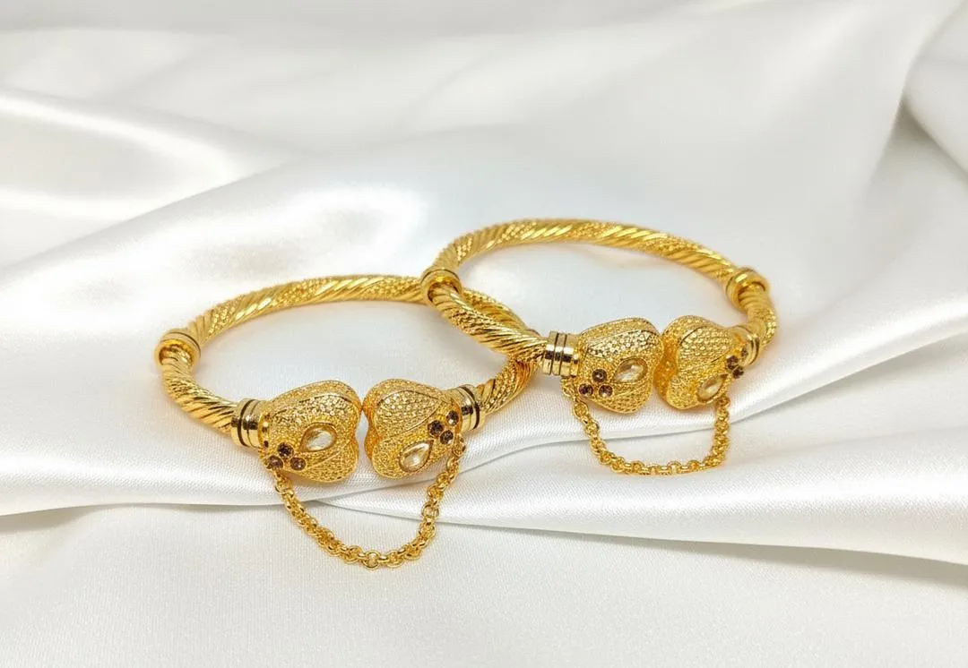 2 Pcs Casting Plain Golden Bangle Set