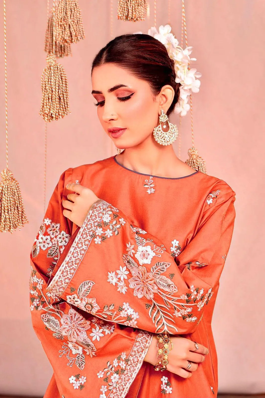 2 Pcs Women’s Unstitched Embroidered Lawn Suit – Ivory Shirt & Trouser