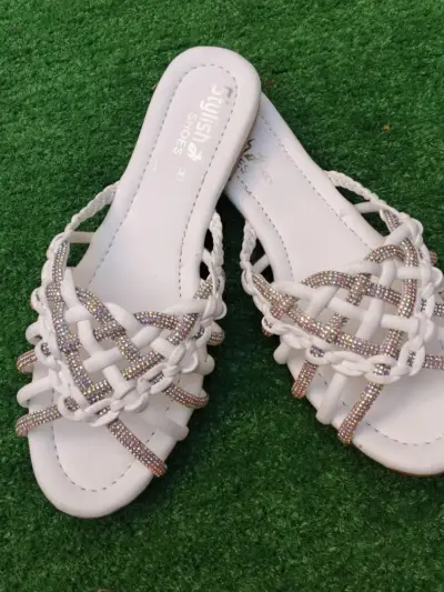 Women's Synthetic Leather Rhinestone Semi-Formal Pumps – White