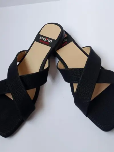 Women’s Synthetic Leather Semi-Formal Flats – Black Plain Design