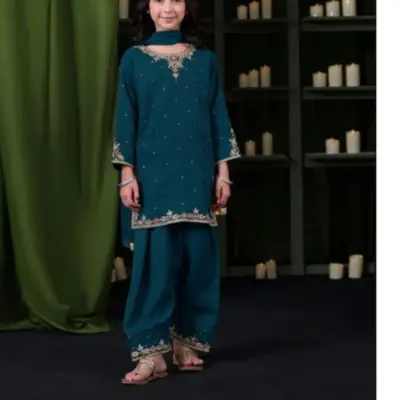 3 Pcs Girl’s Lawn Embroidered Unstitched Suit – Green