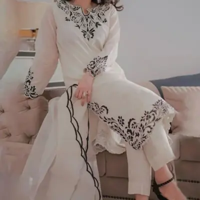 3 Piece Embroidered Lawn Suit with Digital Print Diamond Dupatta – Off White