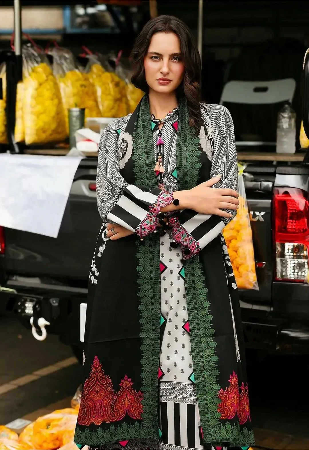 Off White Printed Lawn Kurti Set with Dobby Lawn Dupatta – 3 Pcs