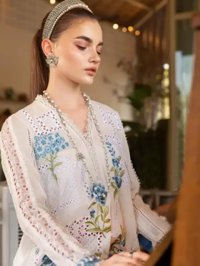 Digital Printed Lawn 3 Pcs Unstitched Floral Suit Pink Blue Design with Chiffon Dupatta